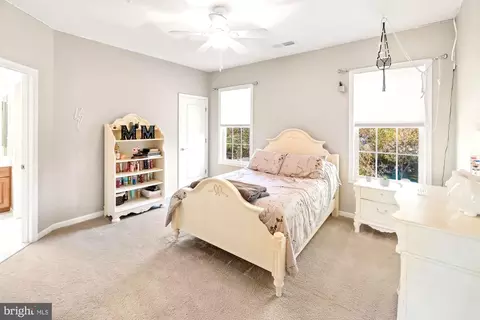 Bedroom - 17629 Cobb Ave, Poolesville, MD 20837 photo 3 of 5