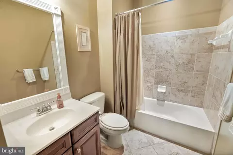 Bath - 17629 Cobb Ave, Poolesville, MD 20837 photo 2 of 4