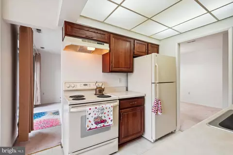 Kitchen - 15316 Pine Orchard Dr #82-1C, Silver Spring, MD 20906 photo 3 of 3