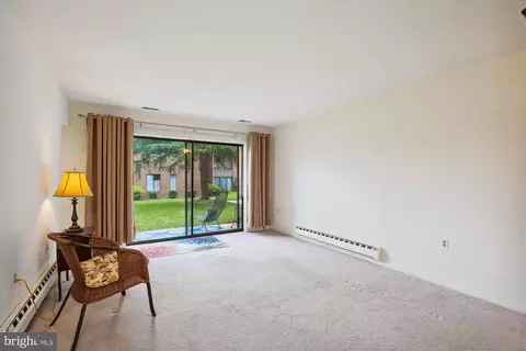 Living - 15316 Pine Orchard Dr #82-1C, Silver Spring, MD 20906 photo 1 of 4