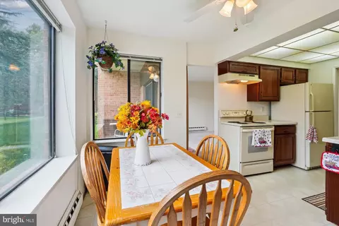 Dining - 15316 Pine Orchard Dr #82-1C, Silver Spring, MD 20906 photo 3 of 3