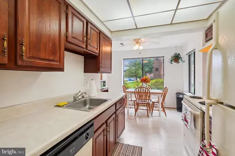 Kitchen - 15316 Pine Orchard Dr #82-1C, Silver Spring, MD 20906 photo 1 of 3
