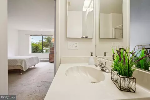 Bath - 15316 Pine Orchard Dr #82-1C, Silver Spring, MD 20906 photo 2 of 4