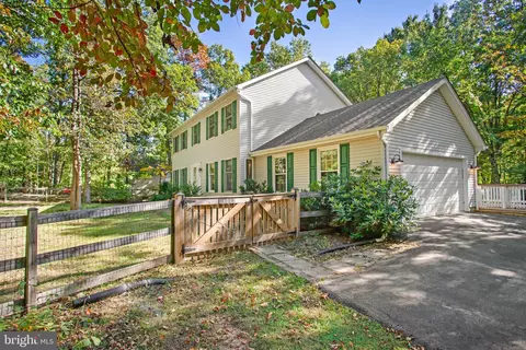 19012 Cattail Ln, Poolesville, MD 20837