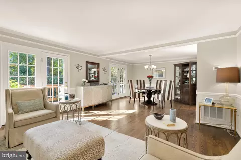 10732 Brewer House Rd, North Bethesda, MD 20852