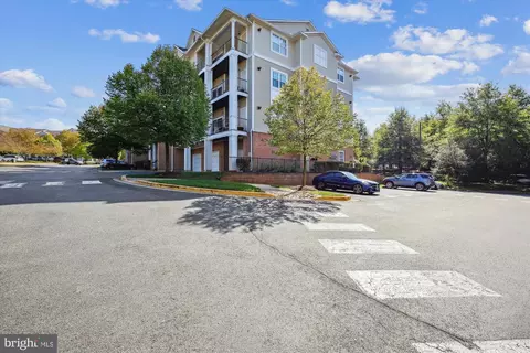 13502 Derry Glen Ct #402, Germantown, MD 20874
