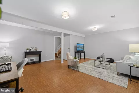 Living - 10937 Bucknell Dr #19, Silver Spring, MD 20902 photo 5 of 6