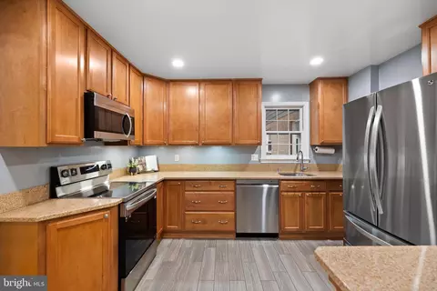 Kitchen - 10937 Bucknell Dr #19, Silver Spring, MD 20902 photo 2 of 6