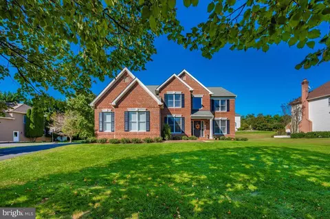 3913 Fox Valley Dr, Rockville, MD 20853