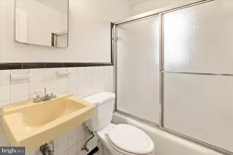 Bath - 11941 Andrew St, Silver Spring, MD 20902 photo 1 of 2