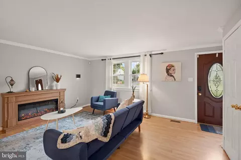 19204 Hempstone Ave, Poolesville, MD 20837 photo 4