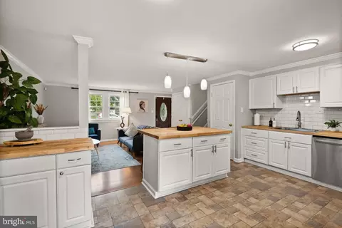 19204 Hempstone Ave, Poolesville, MD 20837 photo 9