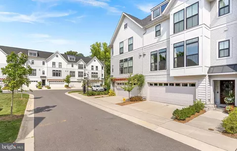 2653 Mccomas Ave, Kensington, MD 20895