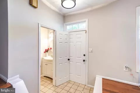 12029 Eaglewood Ct, Silver Spring, MD 20902 photo 2