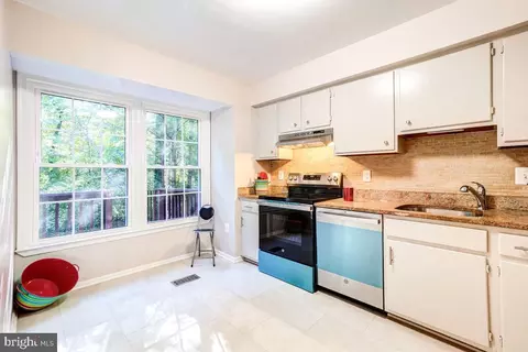 12029 Eaglewood Ct, Silver Spring, MD 20902 photo 9
