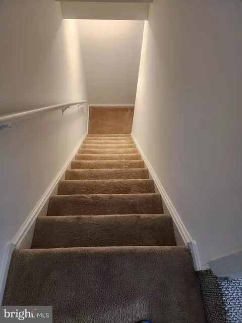 118 Kinsman View Cir, Silver Spring, MD 20901 photo 8