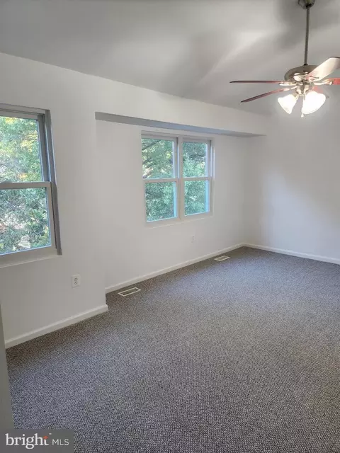 118 Kinsman View Cir, Silver Spring, MD 20901 photo 17