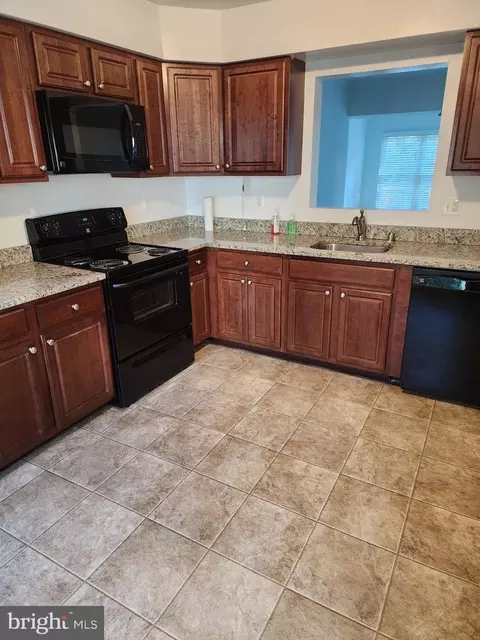 118 Kinsman View Cir, Silver Spring, MD 20901 photo 4