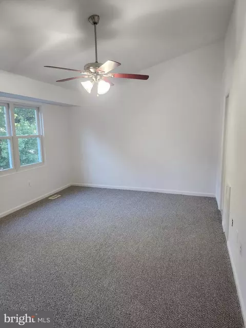 118 Kinsman View Cir, Silver Spring, MD 20901 photo 16