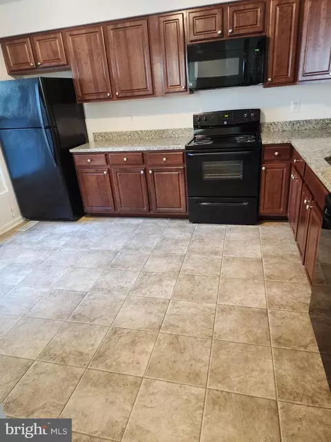 118 Kinsman View Cir, Silver Spring, MD 20901 photo 3