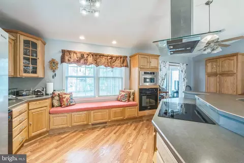 13102 Foxhall Dr, Silver Spring, MD 20906 photo 9