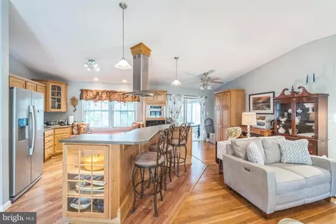 13102 Foxhall Dr, Silver Spring, MD 20906 photo 3