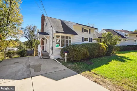 17 Paca Pl, Rockville, MD 20852