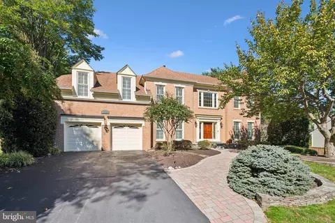 17516 Applewood Ln, Rockville, MD 20855