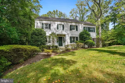 7105 Laverock Ln, Bethesda, MD 20817