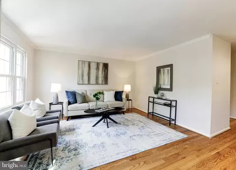 Living - 14913 Carriage Square Dr, Silver Spring, MD 20906 photo 1 of 3