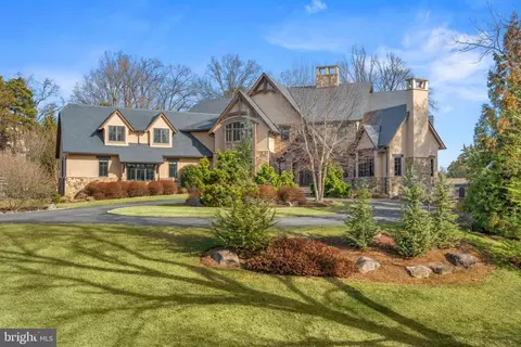 9005 Congressional Ct, Potomac, MD 20854