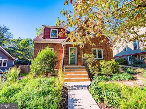 6 Jefferson Ave, Takoma Park, MD 20912