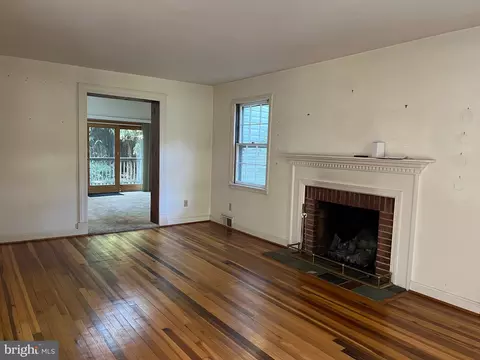 317 Williamsburg Dr, Silver Spring, MD 20901 photo 2