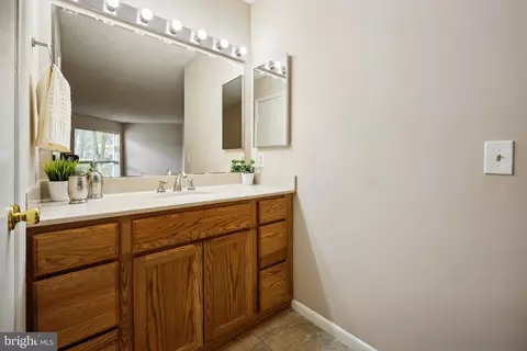 Bath - 14905 Pennfield Cir #2D, Silver Spring, MD 20906 photo 1 of 3