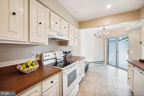 Kitchen - 14905 Pennfield Cir #2D, Silver Spring, MD 20906 photo 1 of 1