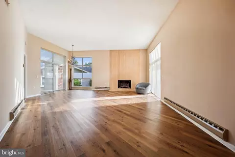 Living - 14905 Pennfield Cir #2D, Silver Spring, MD 20906 photo 2 of 3