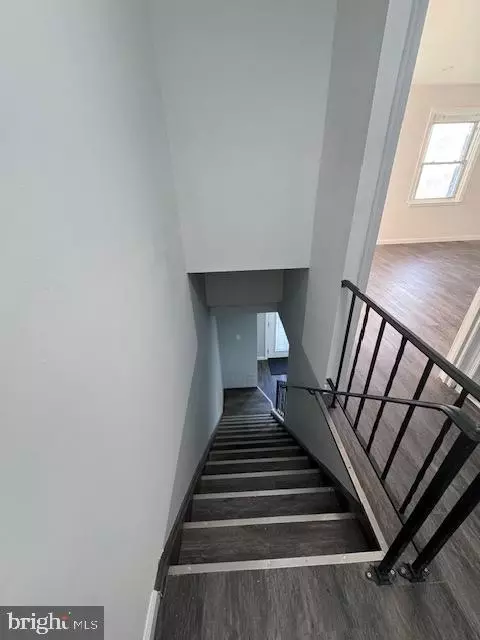 Entry Way - 8811 Arliss St, Silver Spring, MD 20901 photo 12 of 15
