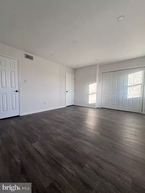 Living - 8811 Arliss St, Silver Spring, MD 20901 photo 8 of 8