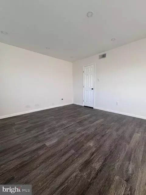 Living - 8811 Arliss St, Silver Spring, MD 20901 photo 6 of 8