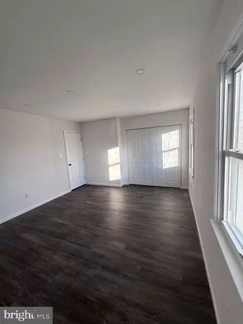 Living - 8811 Arliss St, Silver Spring, MD 20901 photo 7 of 8