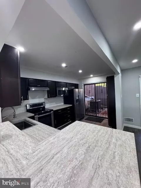 Kitchen - 8811 Arliss St, Silver Spring, MD 20901 photo 3 of 4