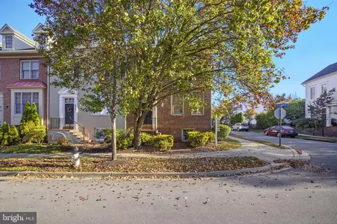 615 Pleasant Dr, Rockville, MD 20850