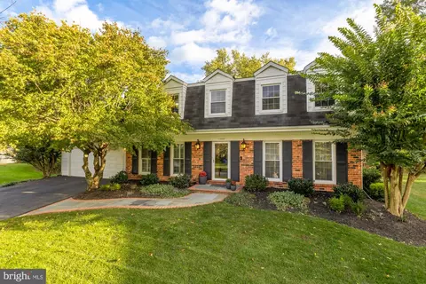 11425 Beechgrove Ln, Potomac, MD 20854
