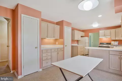Kitchen - 14405 Cantrell Rd, Silver Spring, MD 20905 photo 3 of 4