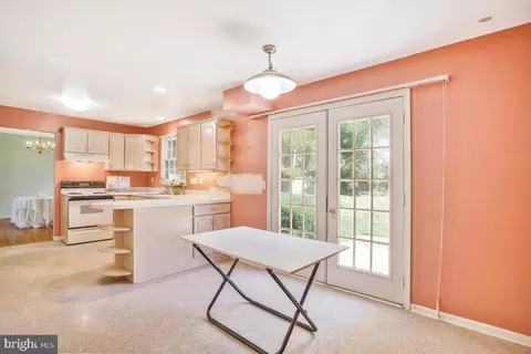 Kitchen - 14405 Cantrell Rd, Silver Spring, MD 20905 photo 2 of 4