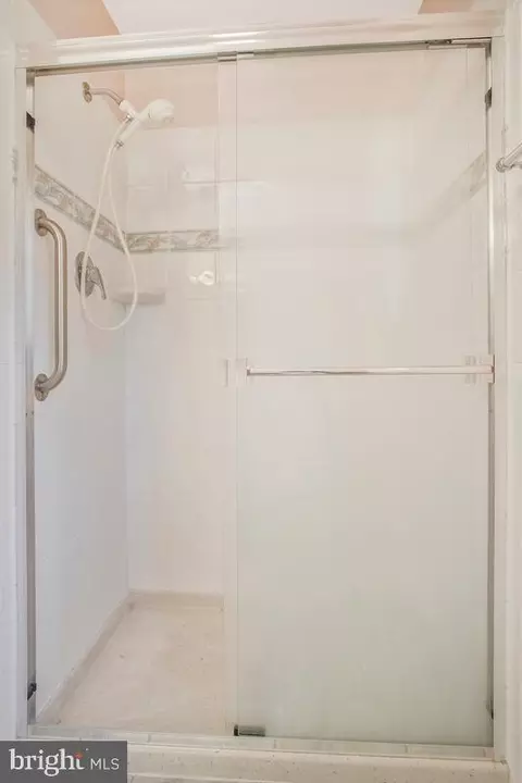 Bath - 14405 Cantrell Rd, Silver Spring, MD 20905 photo 4 of 5