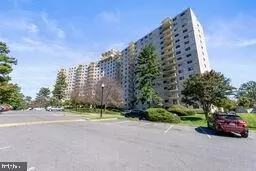 1121 University Blvd W #613-B, Silver Spring, MD 20902