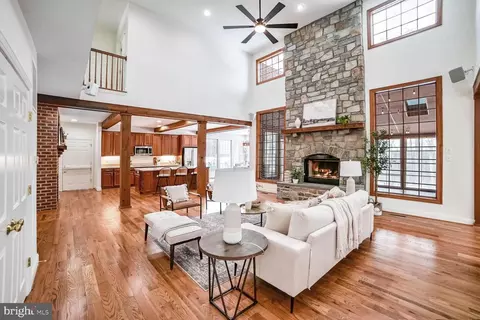 Living - 18924 Celebrity Ln, Sandy Spring, MD 20860 photo 3 of 10