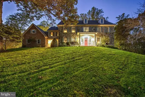 Exterior - 18924 Celebrity Ln, Sandy Spring, MD 20860 photo 17 of 20