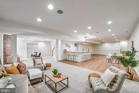 Living - 18924 Celebrity Ln, Sandy Spring, MD 20860 photo 9 of 10